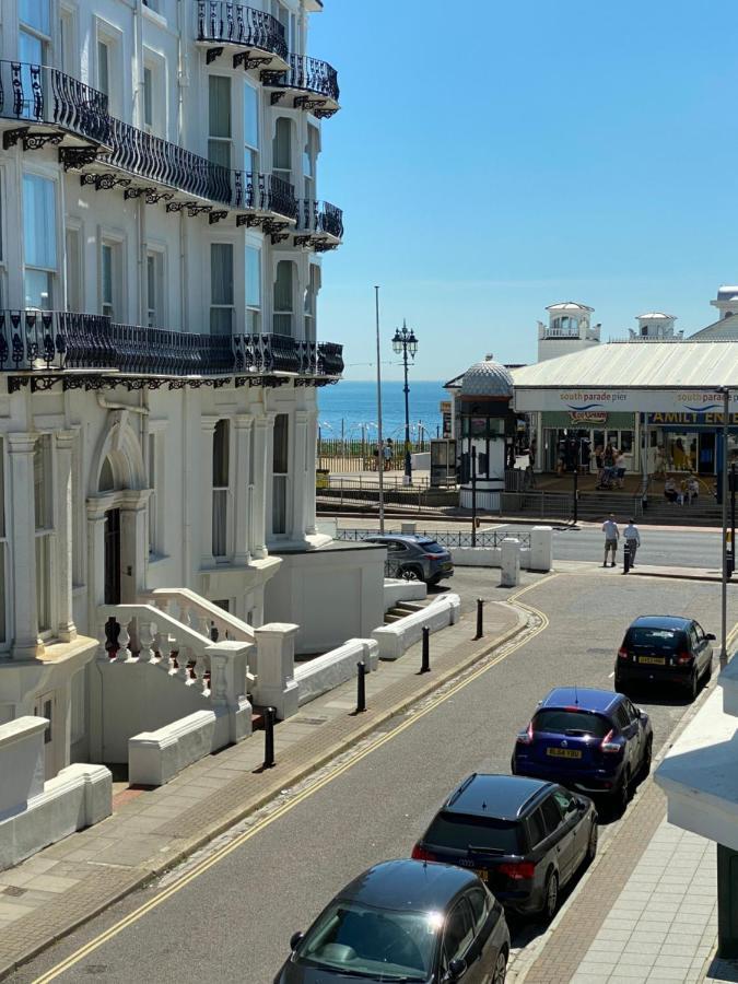 Ann Apartments Opposite The Pier With Sea View Portsmouth Exterior photo